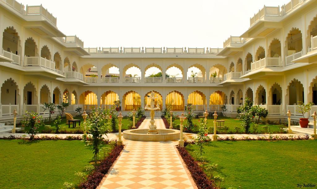 סוואי מדופור Anuraga Palace מראה חיצוני תמונה